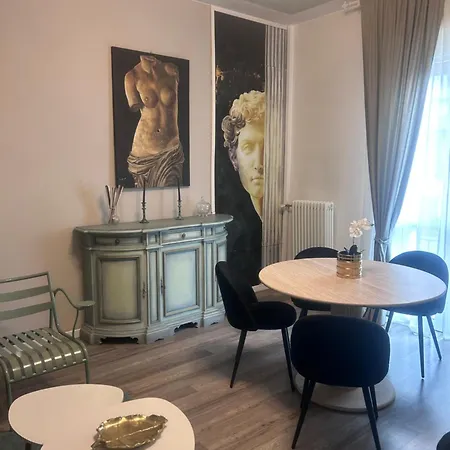 公寓 Aurora Flowers - Two And Free Parking Near Center And Train Station 摩德纳