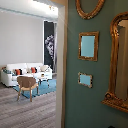 Apartment Aurora Flowers - Two And Free Parking Near Center And Train Station