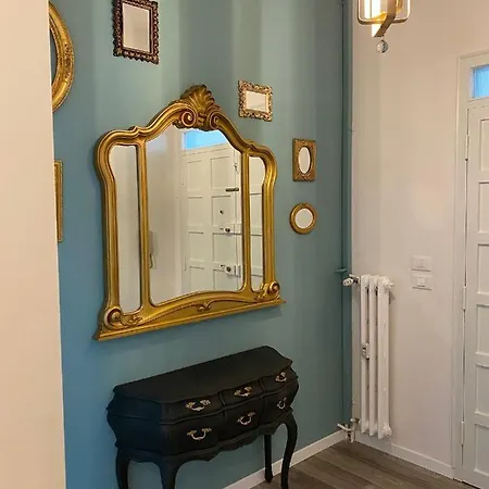 Aurora Flowers - Two And Free Parking Near Center And Train Station *