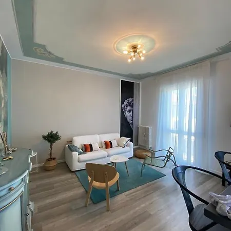 Apartment Aurora Flowers - Two And Free Parking Near Center And Train Station *