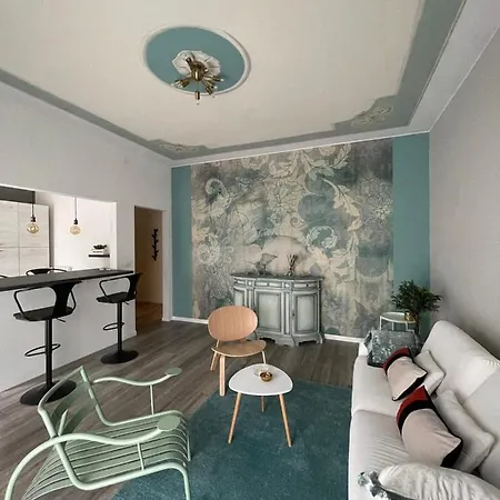 Apartment Aurora Flowers - Two And Free Parking Near Center And Train Station