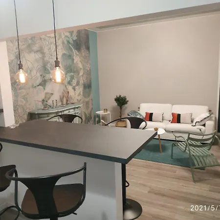 Apartment Aurora Flowers - Two And Free Parking Near Center And Train Station *
