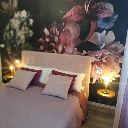 Aurora Flowers - Two And Free Parking Near Center And Train Station מודנה