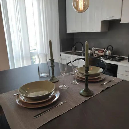 Apartment Aurora Flowers - Two And Free Parking Near Center And Train Station *