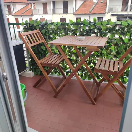 Aurora Flowers - Two And Free Parking Near Center And Train Station דירה *