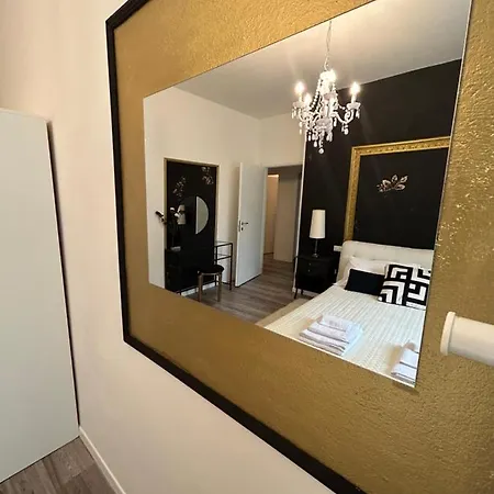 Aurora Flowers - Two And Free Parking Near Center And Train Station * Modena