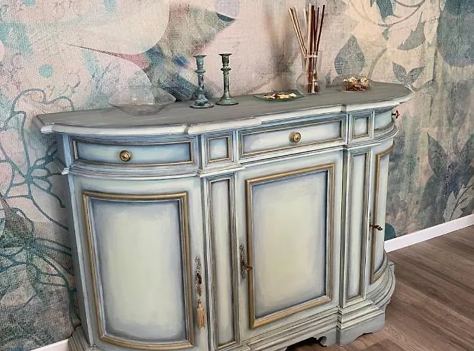 Aurora Flowers - Two And Free Parking Near Center And Train Station