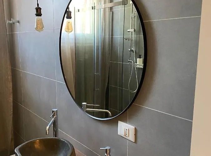 Appartement Aurora Flowers - Two And Free Parking Near Center And Train Station Modena