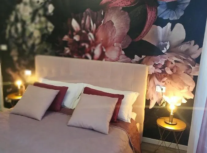 Aurora Flowers - Two And Free Parking Near Center And Train Station Modena