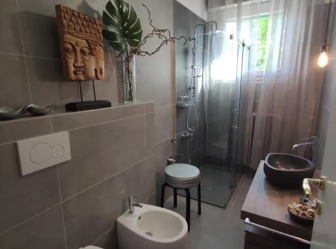 Appartement Aurora Flowers - Two And Free Parking Near Center And Train Station Modena