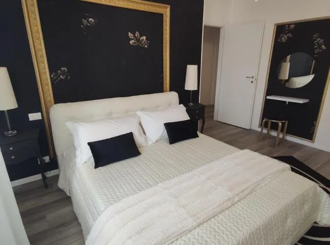 Aurora Flowers - Two And Free Parking Near Center And Train Station Διαμέρισμα *