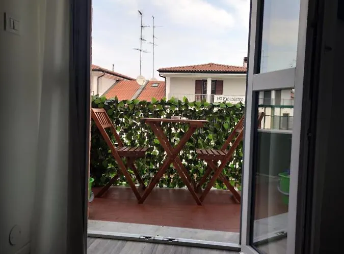 Διαμέρισμα Aurora Flowers - Two And Free Parking Near Center And Train Station *