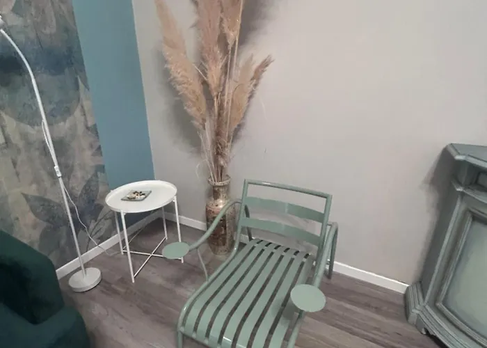 Aurora Flowers - Two And Free Parking Near Center And Train Station Μόντενα